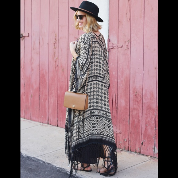 Ecote Patchwork Fringe Duster Open Poncho - Picture 6 of 11